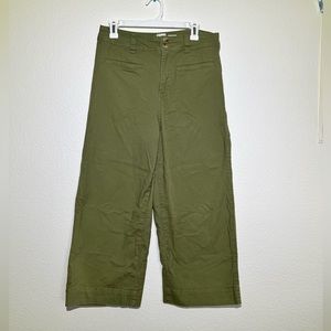 A New Day Pants Women's 10 Green Cropped
High Waist Wide Leg Chino Gaucho